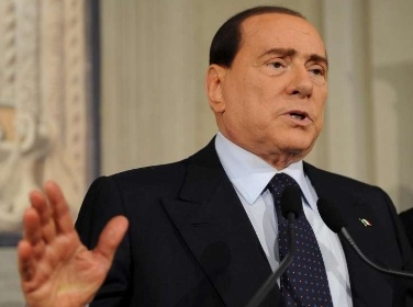 La tv ancora una volta monopolizzata da Berlusconi: tutti in attesa della sentenza