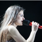 X Factor 7 LA FINALE – Violetta canta "L'essenziale" con Marco Mengoni (Video)
