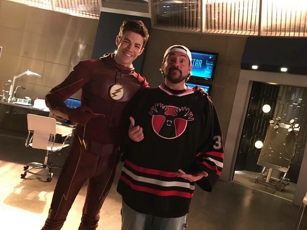 Kevin Smith dirigerà un episodio della terza stagione di The Flash