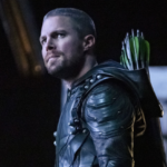 Arrow: il 150° episodio sarà un documentario sulla vita da vigilante di Oliver
