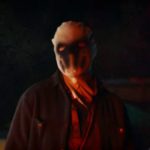 Watchmen: un nuovo teaser con Jeremy Irons, Jean Smart e…  Rorschach?