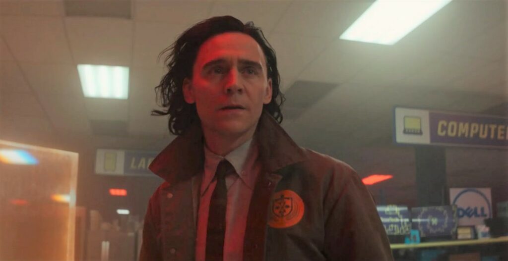 Loki: chi è il personaggio alla fine del secondo episodio? La risposta potrebbe essere nei titoli di coda