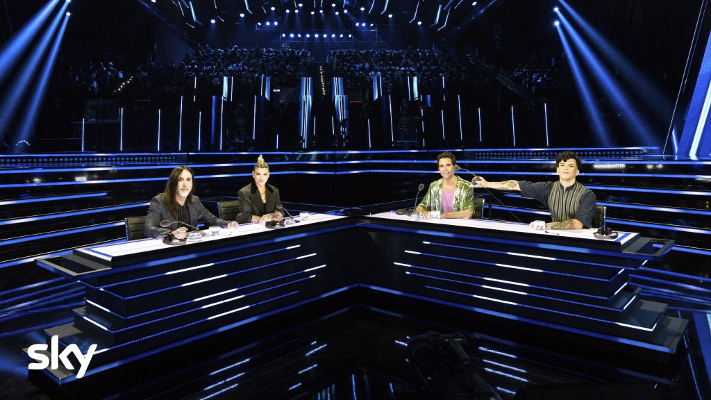 X Factor 2021, secondo live: eliminati Westfalia annunciato Ed Sheeran: le foto della serata