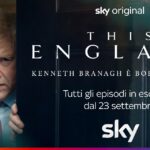This England, un irriconoscibile Kenneth Branagh é Boris Johnson nella nuova serie Sky original