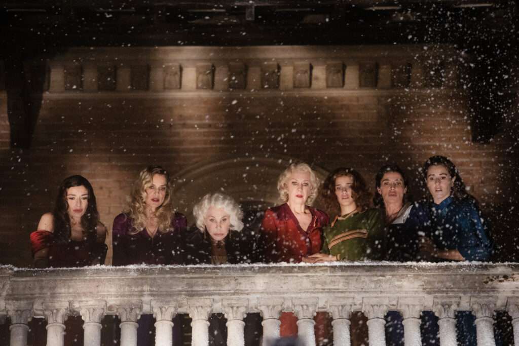 “7 donne e un mistero”, cast tutto al femminile su Sky Cinema per una commedia con delitto