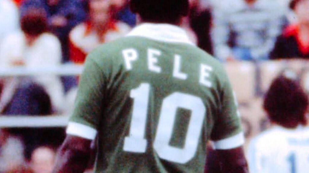 Sky omaggia Pelé con Fuga per la vittoria e il documentario L’ultimo spettacolo di Pelé