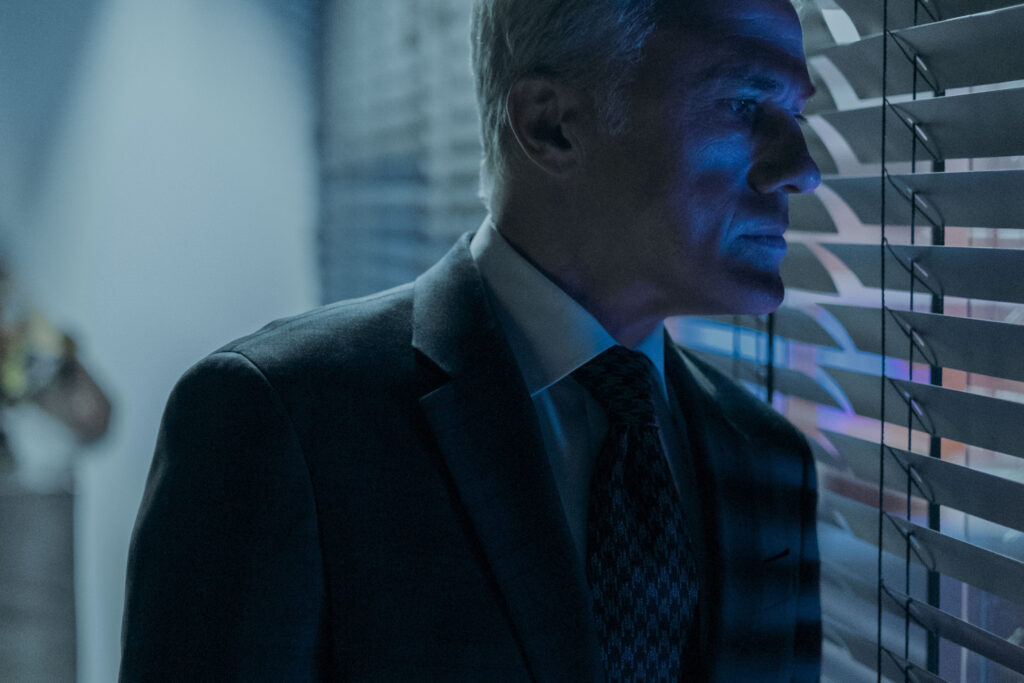 The Consultant, Christoph Waltz protagonista della nuova serie thriller Prime Video