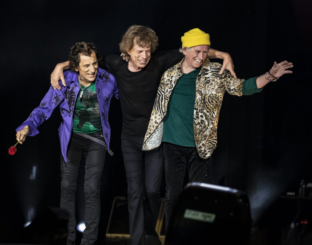 Vita da Rolling Stones, la docuserie che celebra la storica band su Sky Documentaries