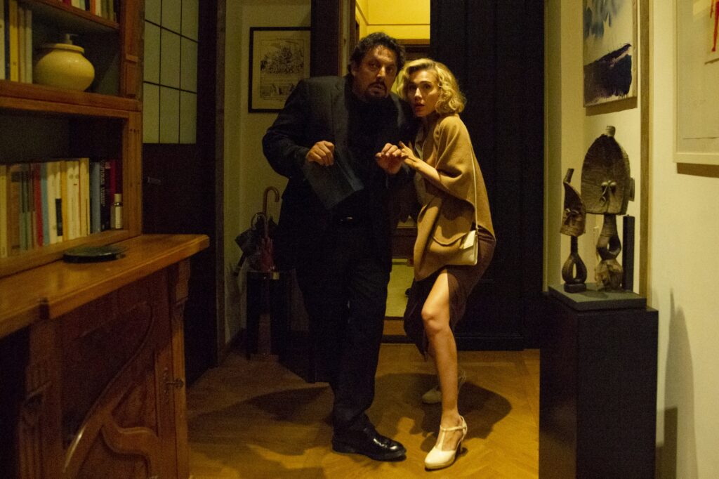 “Una commedia pericolosa”, Enrico Brignano e Gabriella Pession su Sky Cinema